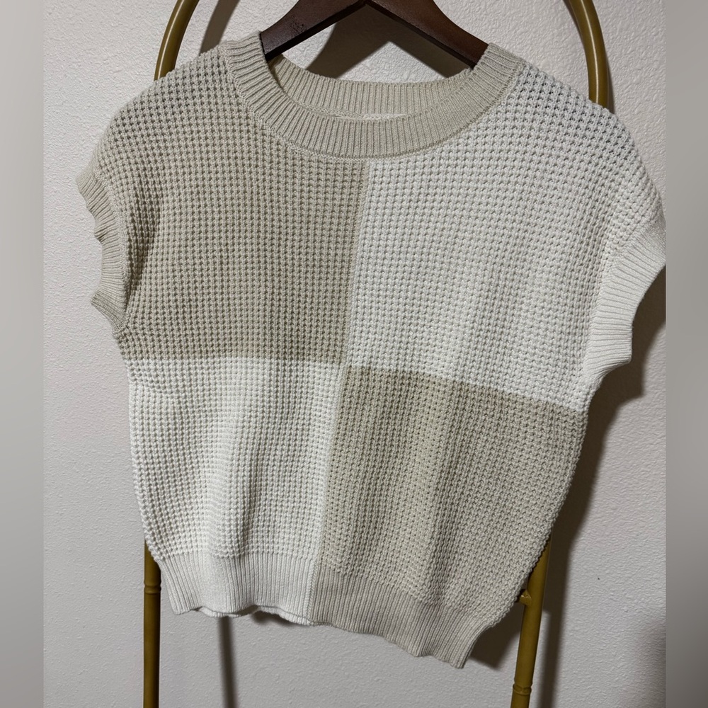 Moon & Madison Colorblock Knit Sweater - Cream & Tan